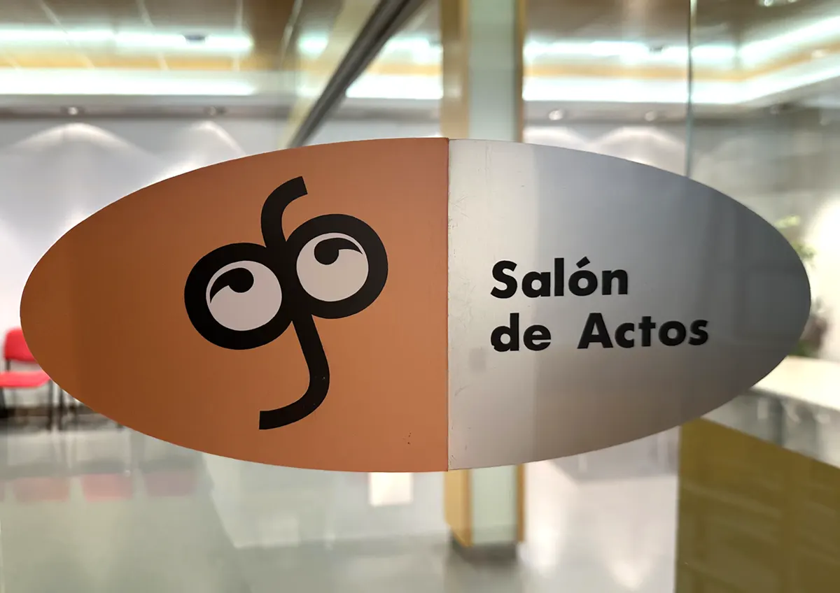 Sala Gustavo Bueno, una imagen para el nuevo centro cultural calceatense 9 sala-gustavo-bueno-salon-actos